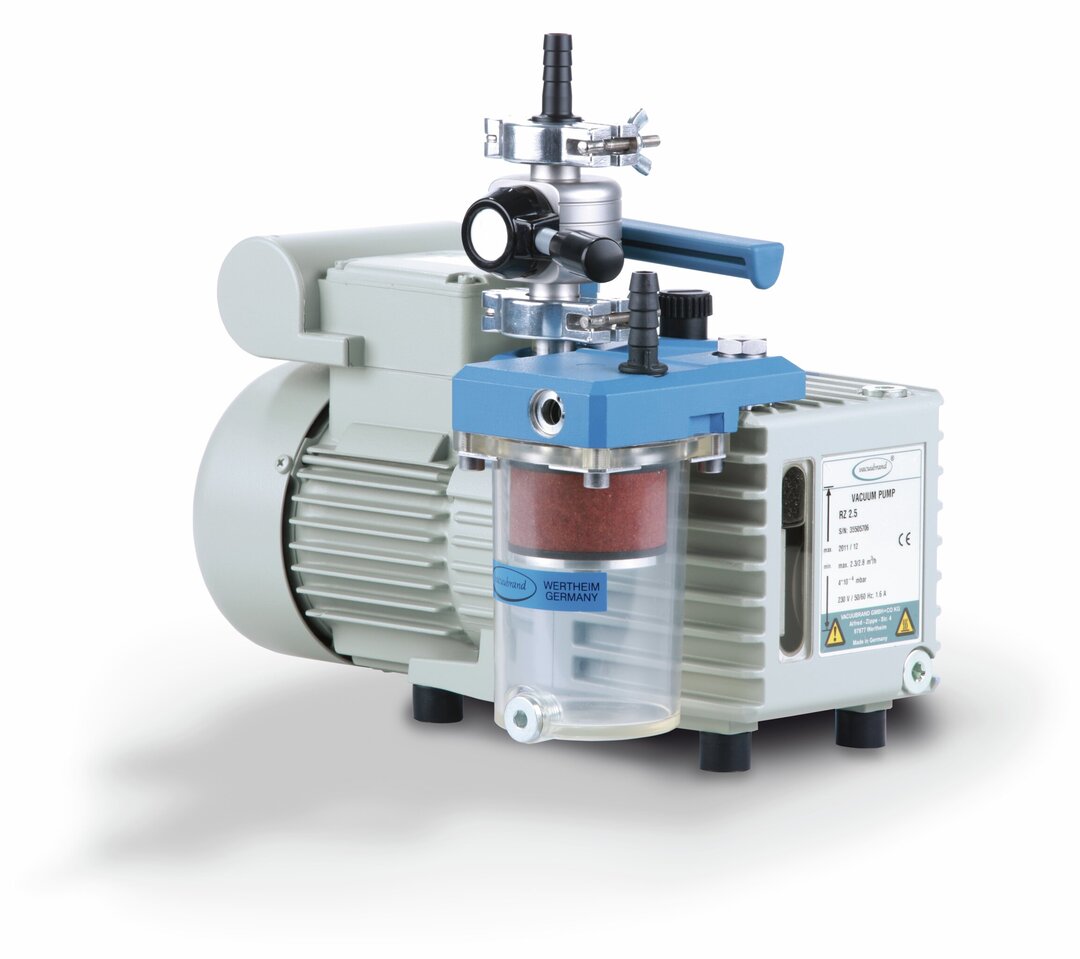 Rotary vane pump package RZ 2.5 with oil mist filter and butterfly valve VS 16